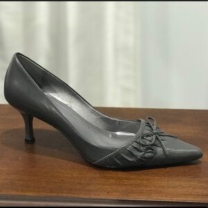 Ellen Tracy Elana pointed toe heels size